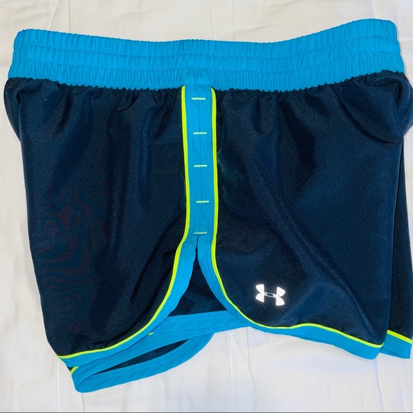 Under Armour Heat Gear Semi Fitted Running Shorts - Picture 3 of 13